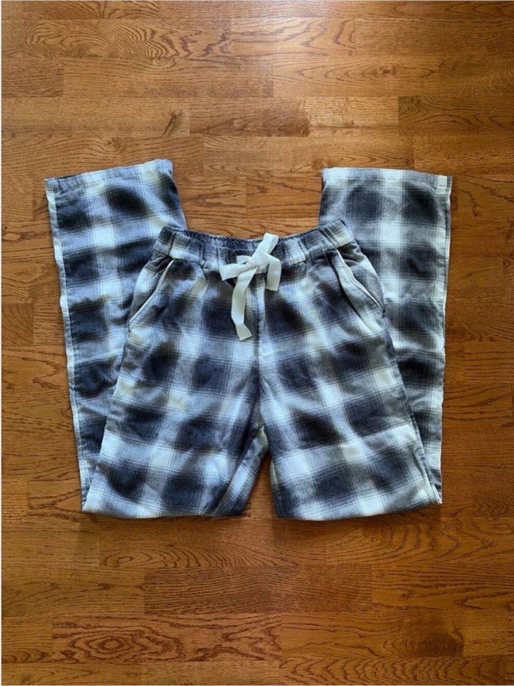 Abercrombie Women's Pajama Pants Gray Ivory Plaid Flannel Bow XXS Sleep PJ